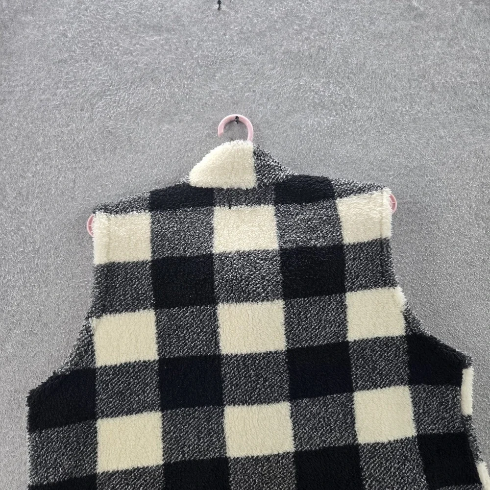 Maurices Women Vest XXL Black Check Fleece Coastal Grandmother Zipper Pocket NWT